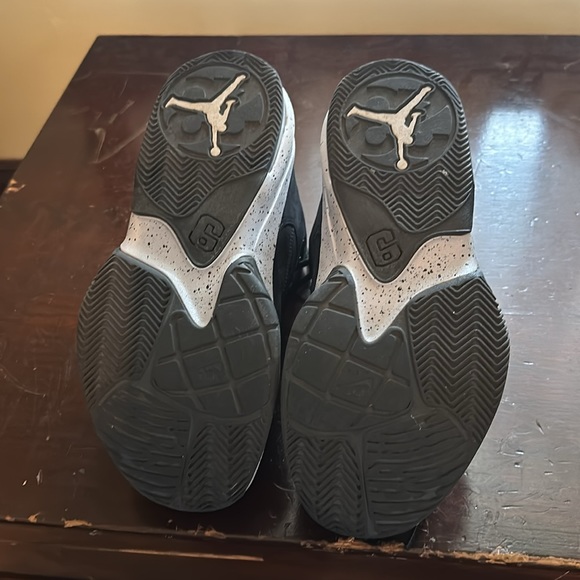Boys Air Jordan’s Black like new size 6Y FLY! - Picture 7 of 8